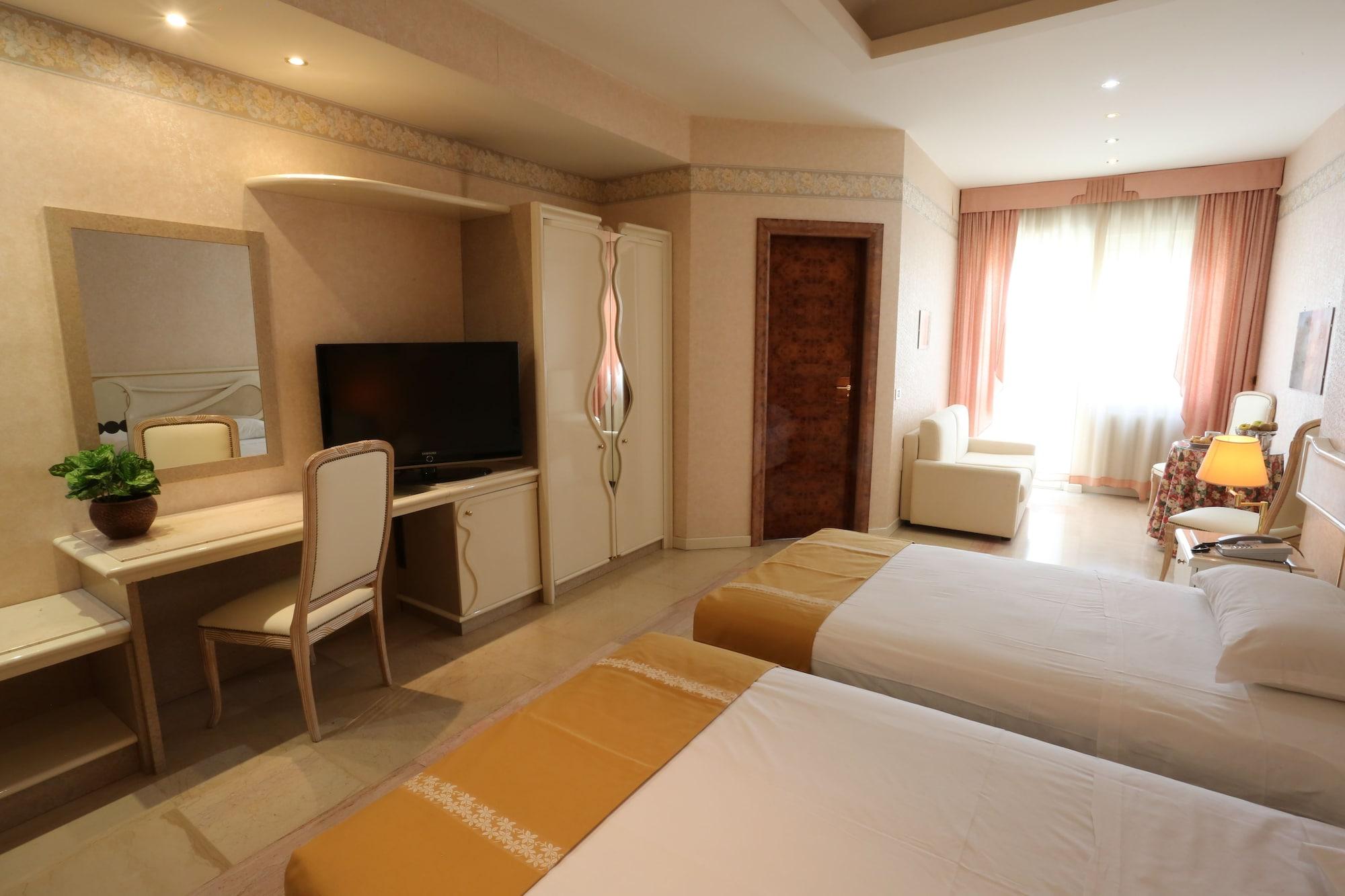 Hotel Europa Foggia Luaran gambar