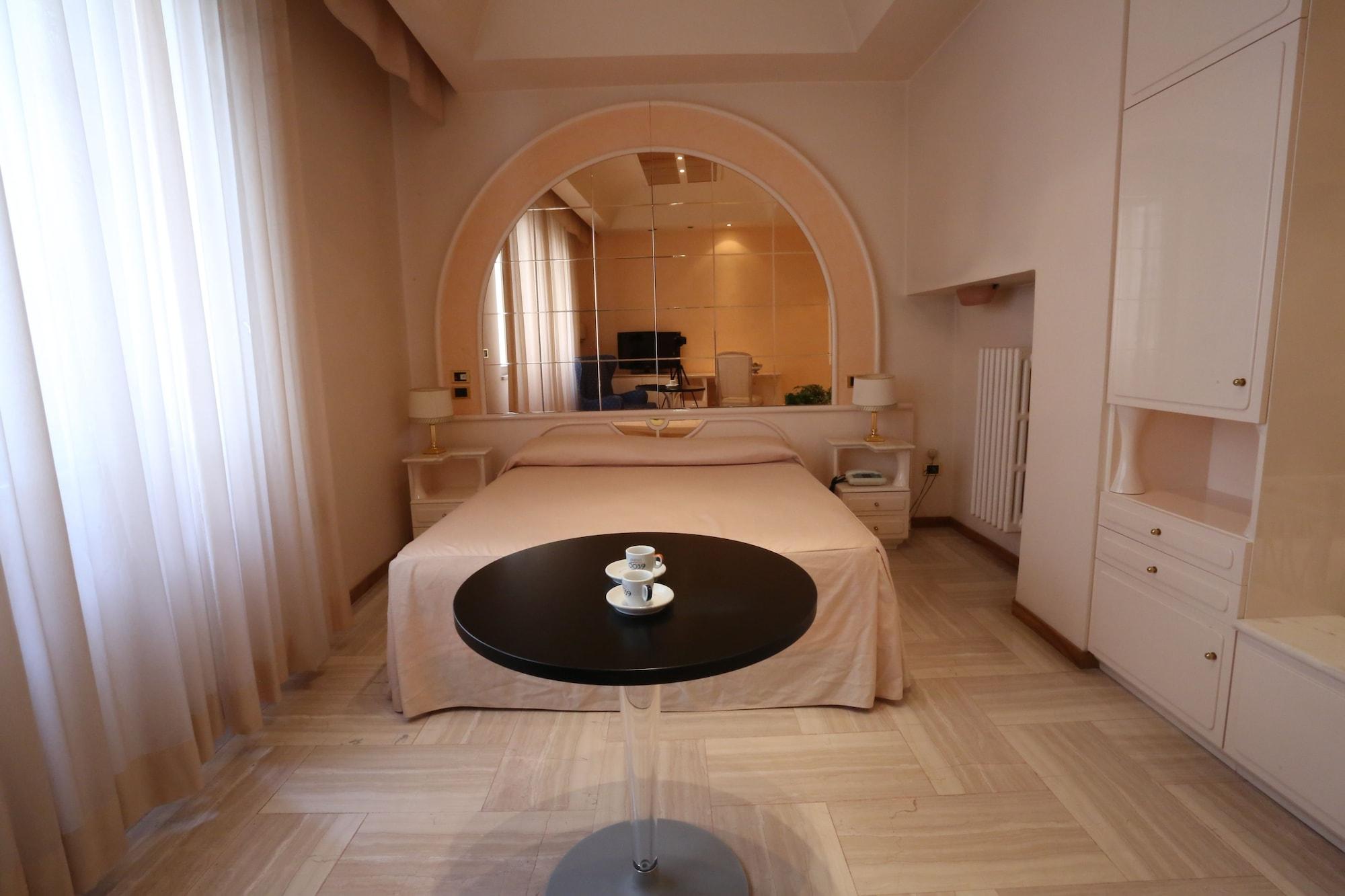 Hotel Europa Foggia Luaran gambar