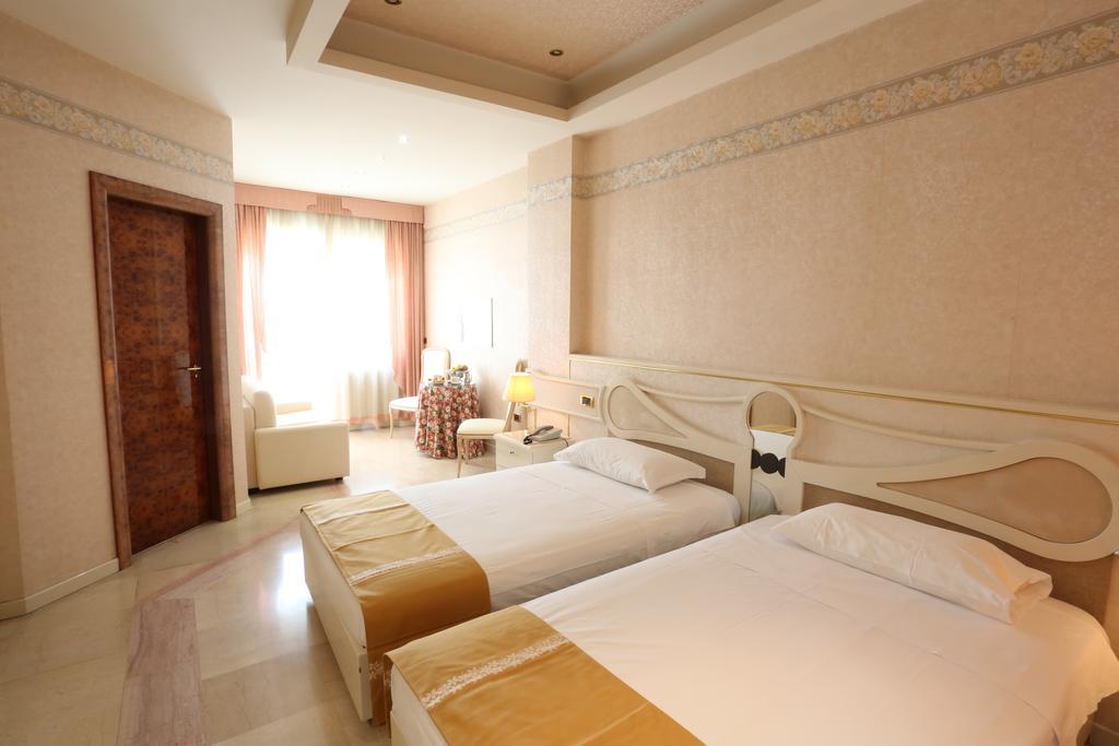 Hotel Europa Foggia Luaran gambar