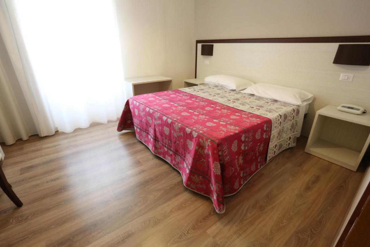 Hotel Europa Foggia Luaran gambar