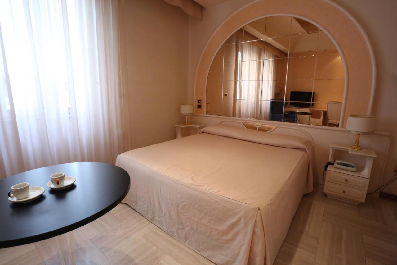 Hotel Europa Foggia Luaran gambar