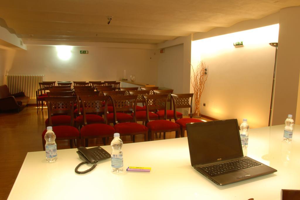 Hotel Europa Foggia Luaran gambar